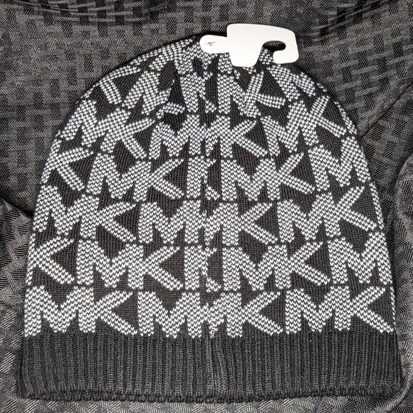 Black and White Michael Kors MK Logo Reversible Beanie. - Picture 2 of 3
